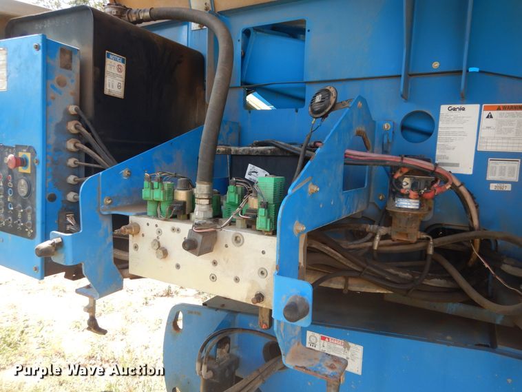 image for item GR9774 2008 Genie S65  boom lift