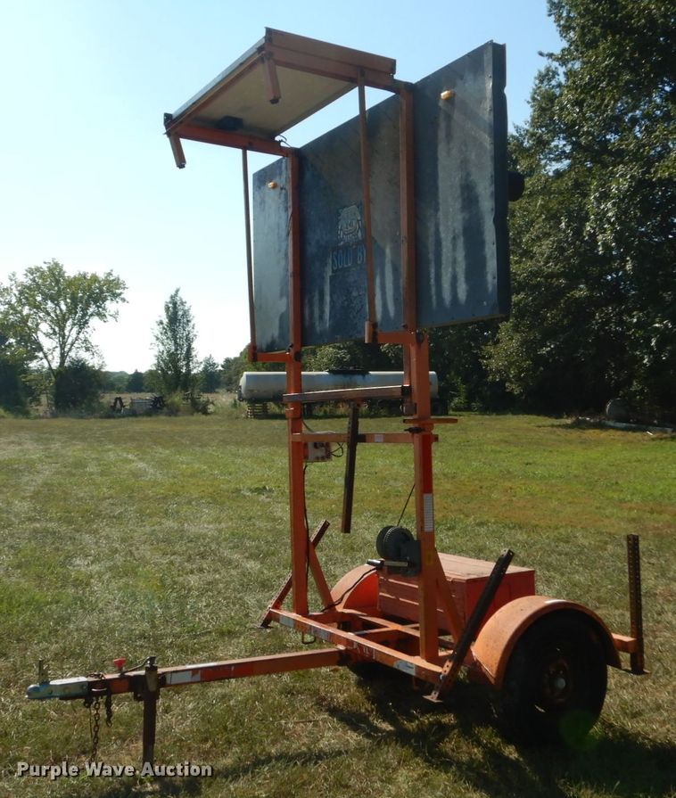 image for item GR9787 Wanco arrow board trailer