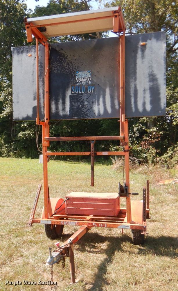 image for item GR9787 Wanco arrow board trailer