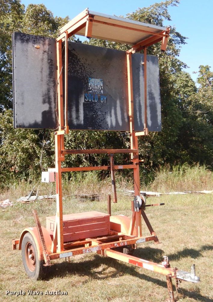 image for item GR9787 Wanco arrow board trailer