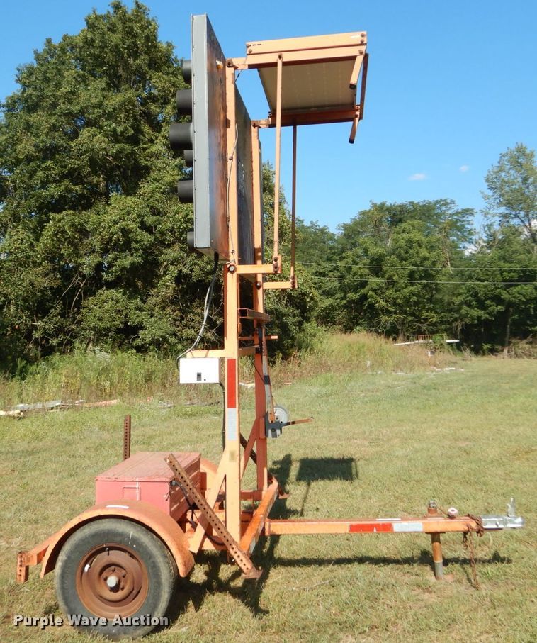 image for item GR9787 Wanco arrow board trailer