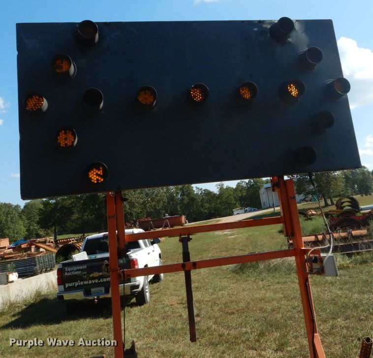 image for item GR9787 Wanco arrow board trailer