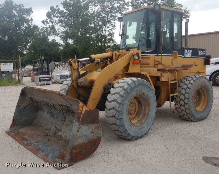 image for item GR9793 1999 Caterpillar 924F  wheel loader