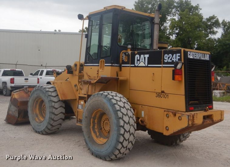 image for item GR9793 1999 Caterpillar 924F  wheel loader