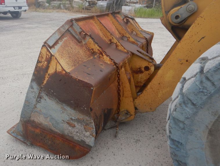 image for item GR9793 1999 Caterpillar 924F  wheel loader