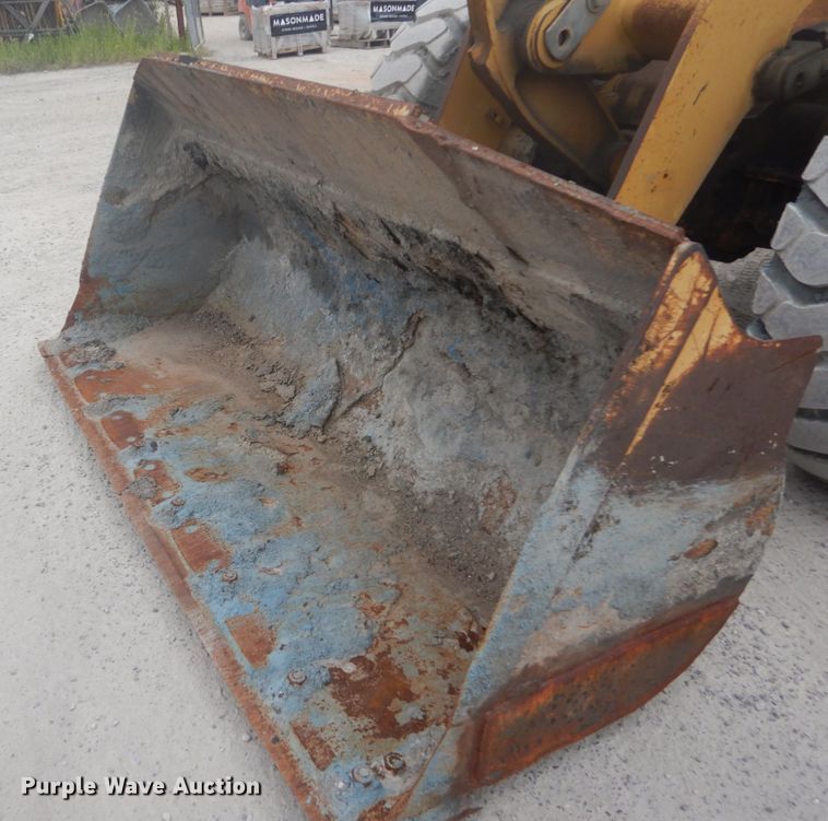 image for item GR9793 1999 Caterpillar 924F  wheel loader