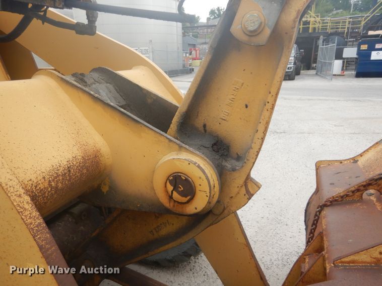 image for item GR9793 1999 Caterpillar 924F  wheel loader