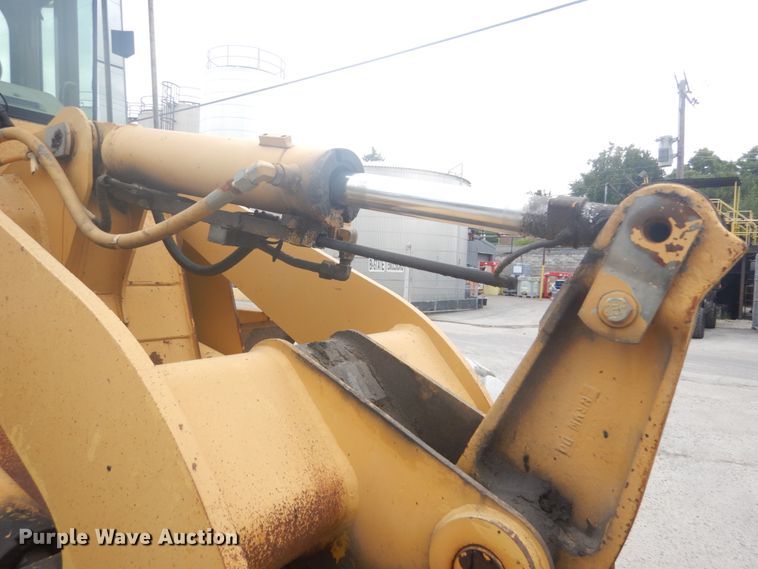 image for item GR9793 1999 Caterpillar 924F  wheel loader