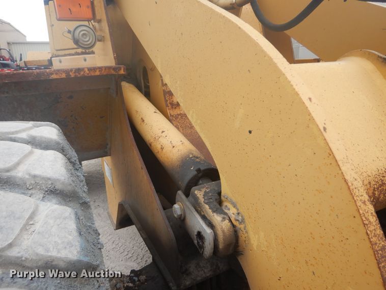 image for item GR9793 1999 Caterpillar 924F  wheel loader