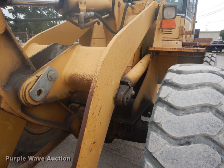 image for item GR9793 1999 Caterpillar 924F  wheel loader