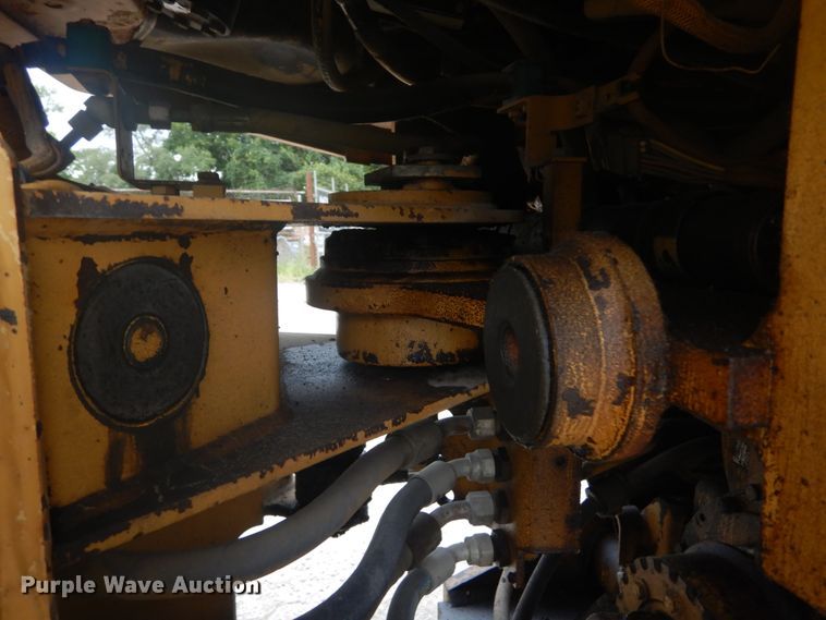 image for item GR9793 1999 Caterpillar 924F  wheel loader