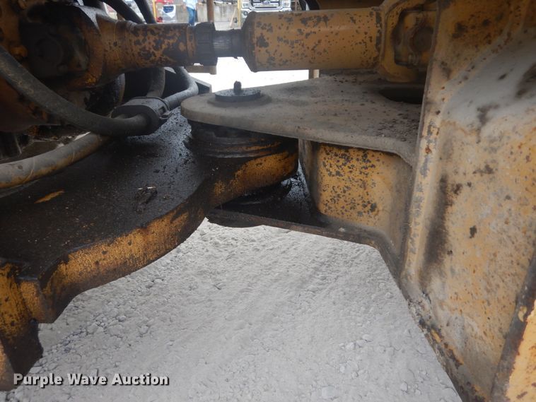 image for item GR9793 1999 Caterpillar 924F  wheel loader