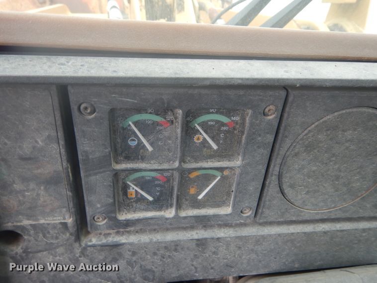 image for item GR9793 1999 Caterpillar 924F  wheel loader