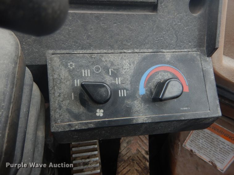 image for item GR9793 1999 Caterpillar 924F  wheel loader