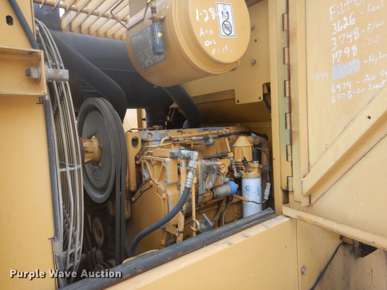 image for item GR9793 1999 Caterpillar 924F  wheel loader