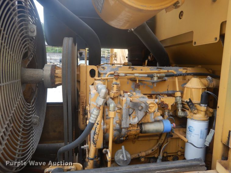 image for item GR9793 1999 Caterpillar 924F  wheel loader