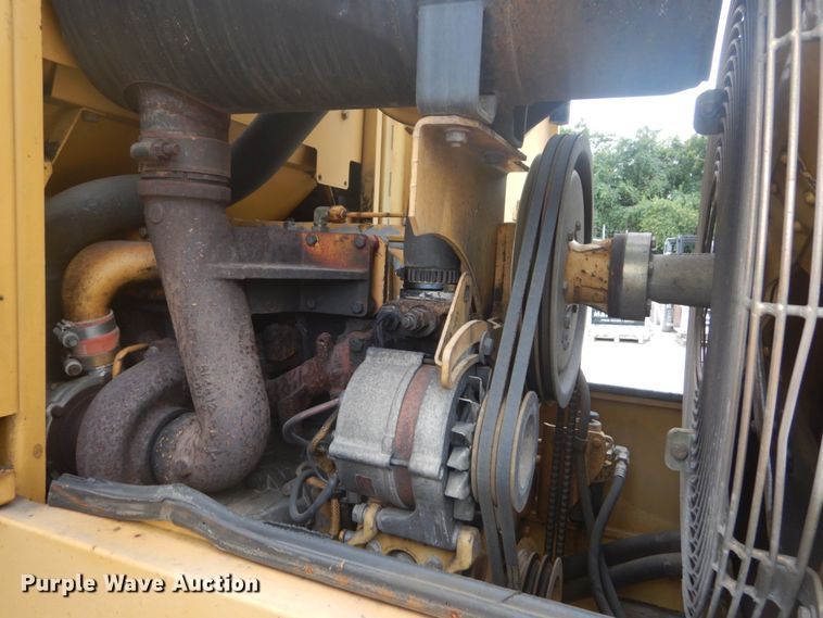 image for item GR9793 1999 Caterpillar 924F  wheel loader