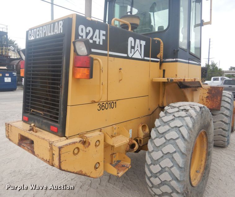 image for item GR9793 1999 Caterpillar 924F  wheel loader