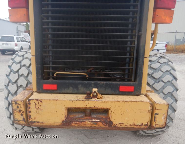 image for item GR9793 1999 Caterpillar 924F  wheel loader