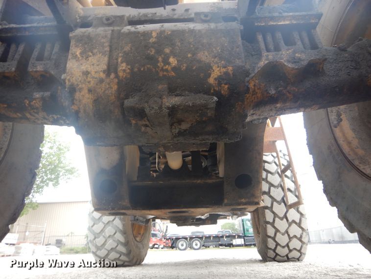 image for item GR9793 1999 Caterpillar 924F  wheel loader