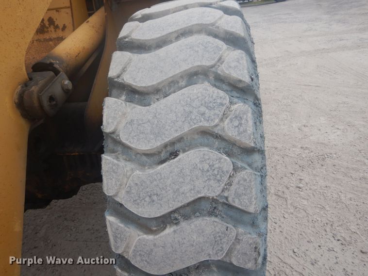 image for item GR9793 1999 Caterpillar 924F  wheel loader