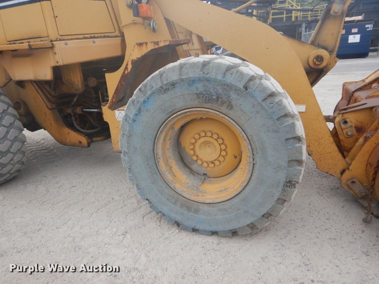 image for item GR9793 1999 Caterpillar 924F  wheel loader