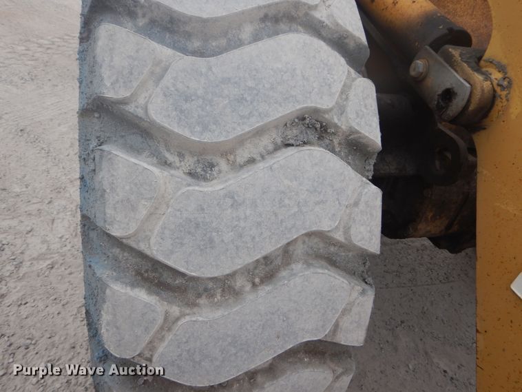 image for item GR9793 1999 Caterpillar 924F  wheel loader