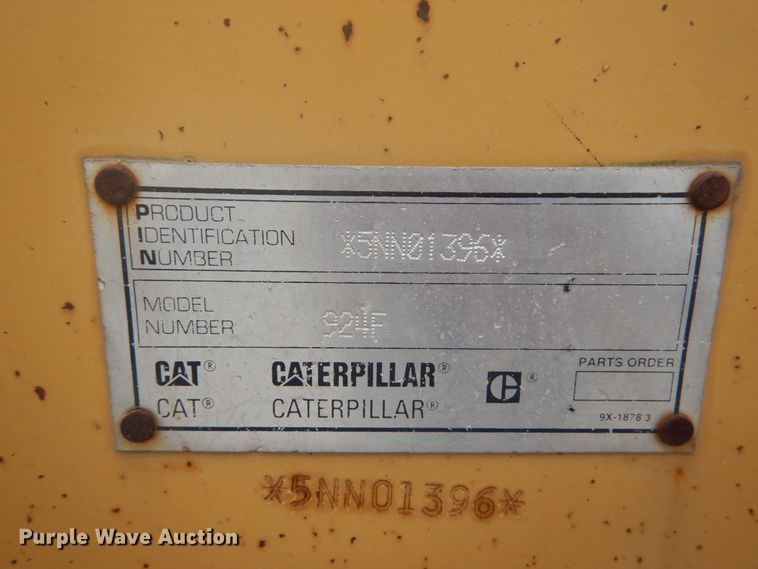 image for item GR9793 1999 Caterpillar 924F  wheel loader