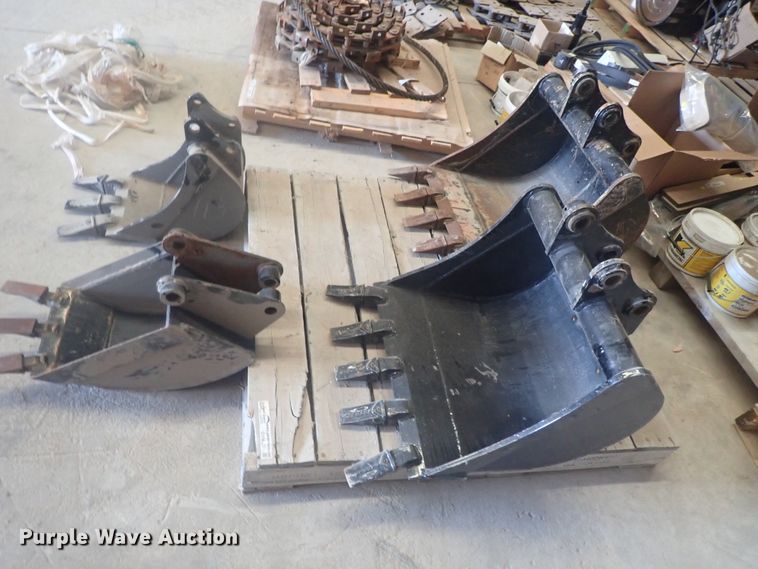 image for item GV9627 (4) excavator buckets