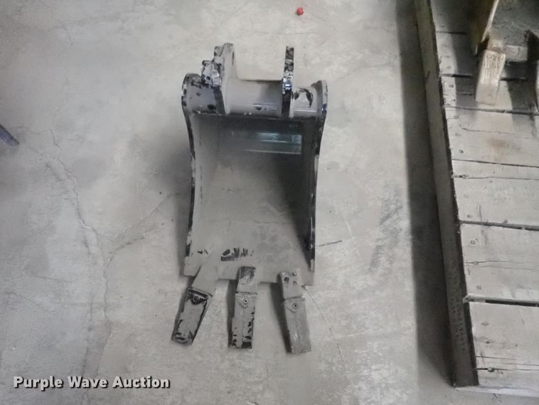 image for item GV9627 (4) excavator buckets