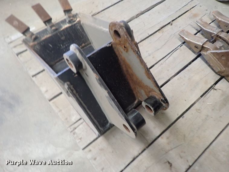 image for item GV9627 (4) excavator buckets