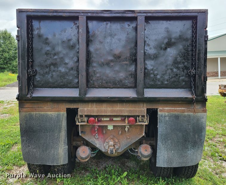 image for item GY9548 1979 Ford 9000  dump truck