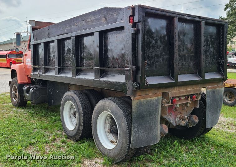 image for item GY9548 1979 Ford 9000  dump truck