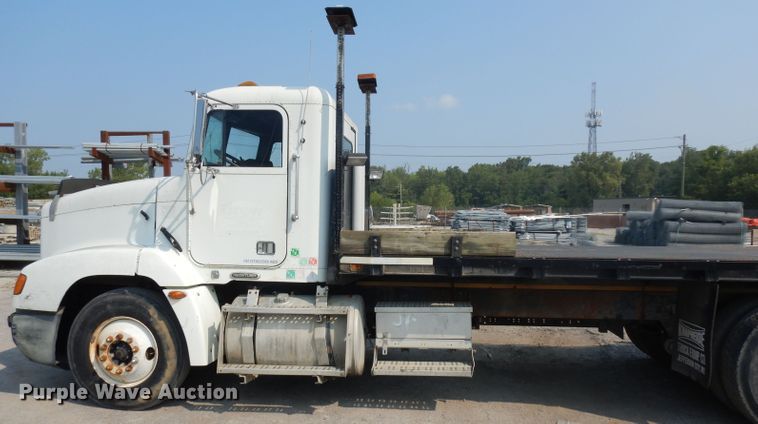 image for item HA9444 1999 Freightliner FLD  flatbed truck