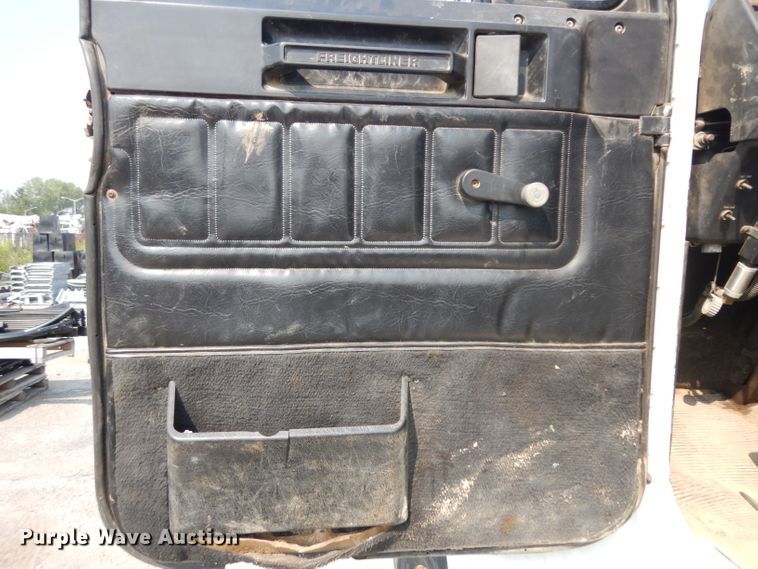 image for item HA9444 1999 Freightliner FLD  flatbed truck