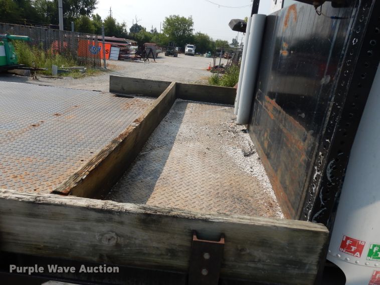 image for item HA9444 1999 Freightliner FLD  flatbed truck