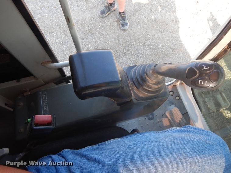 image for item HA9490 2005 Takeuchi TB135  mini excavator