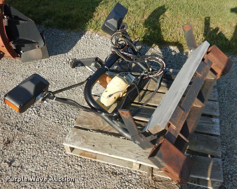 image for item HA9497 90"W snow plow