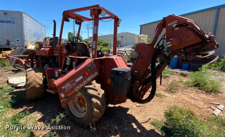 image for item HA9591 1998 Ditch Witch 8020  cable plow