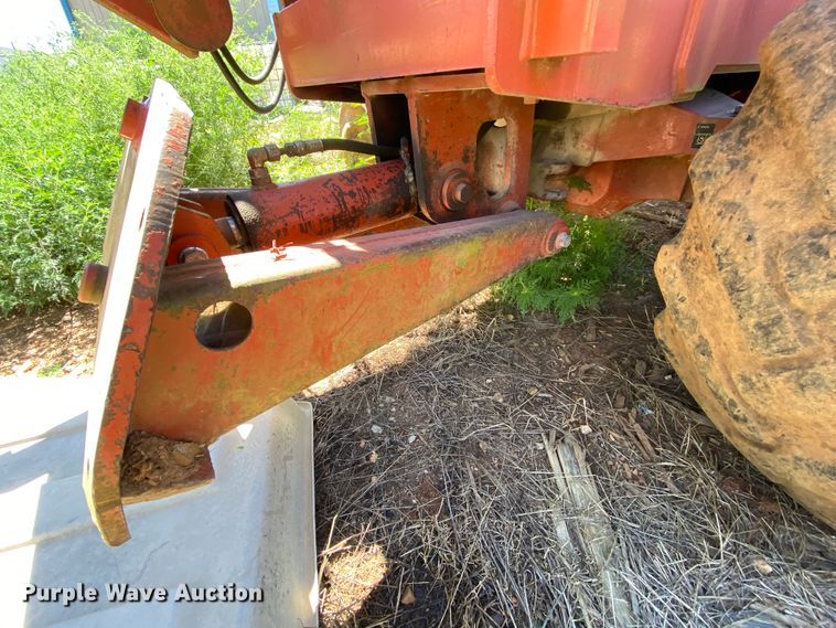 image for item HA9591 1998 Ditch Witch 8020  cable plow