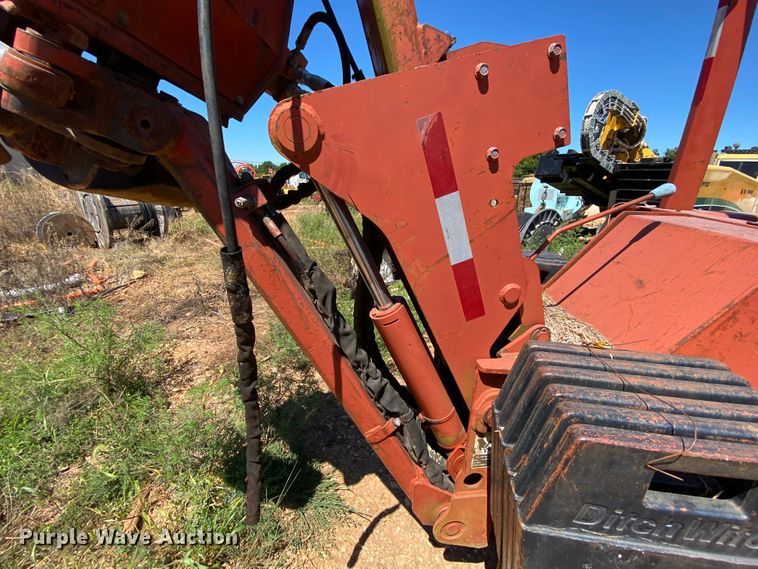 image for item HA9591 1998 Ditch Witch 8020  cable plow