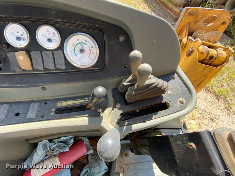 image for item HA9595 2004 Caterpillar 420D  backhoe