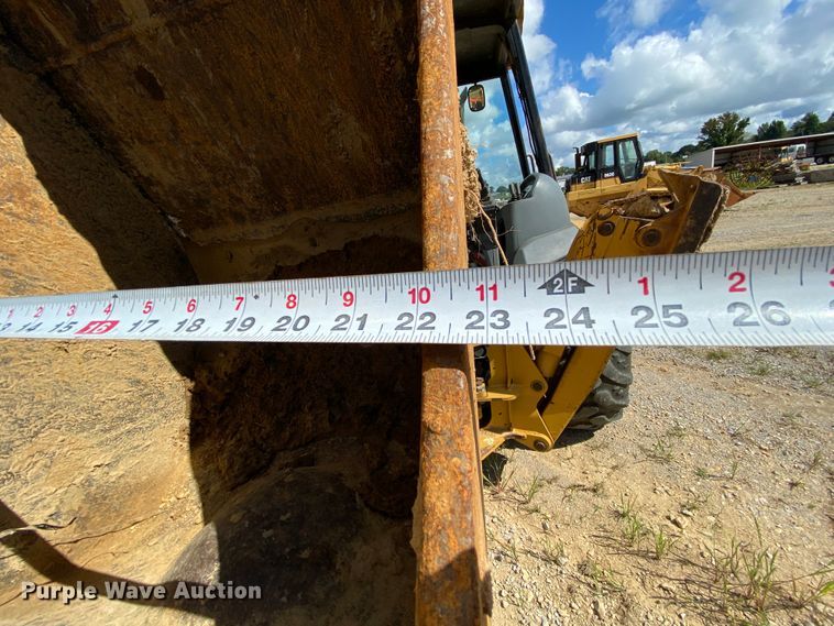 image for item HA9595 2004 Caterpillar 420D  backhoe