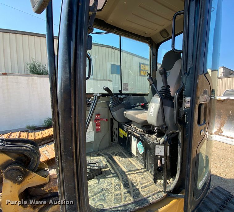 image for item HA9596 2011 Caterpillar 304D CR  mini excavator