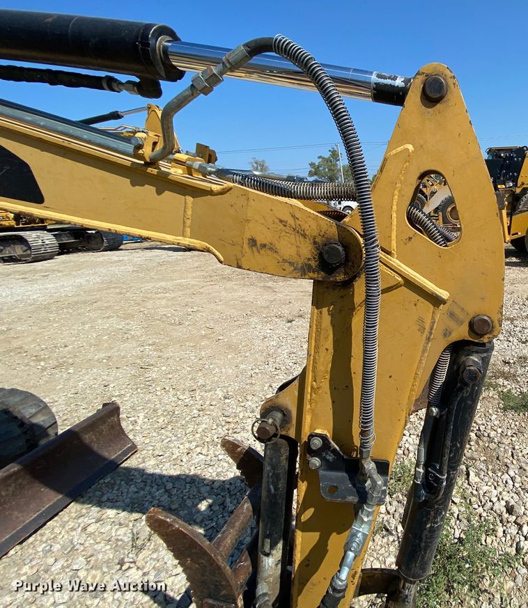 image for item HA9596 2011 Caterpillar 304D CR  mini excavator