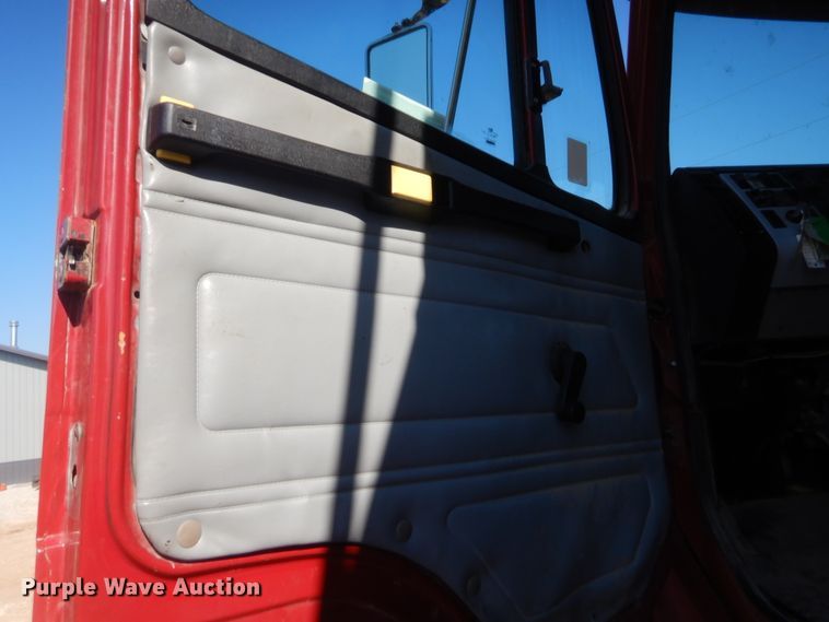 image for item HB9439 1999 Freightliner FL112  dump truck