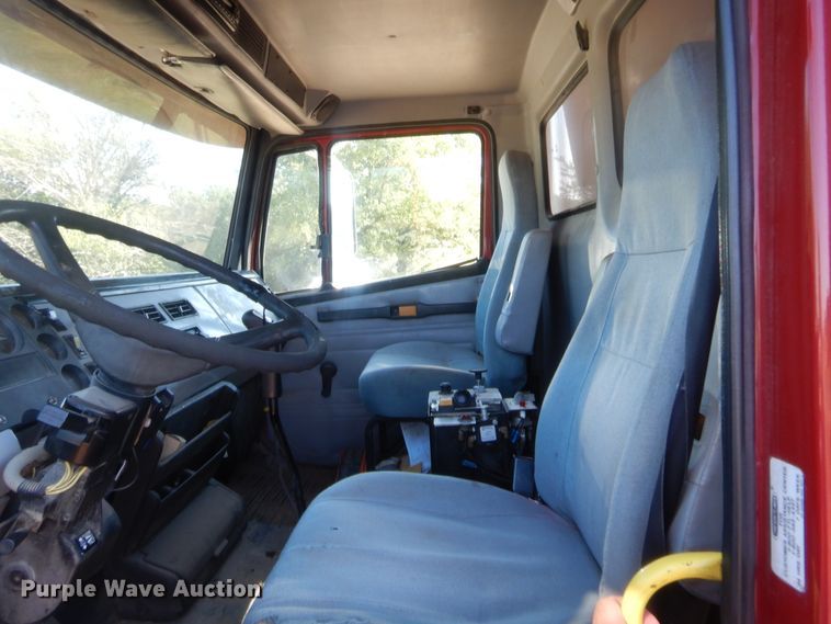 image for item HB9439 1999 Freightliner FL112  dump truck