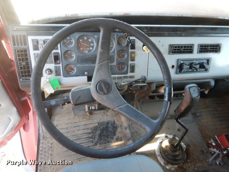 image for item HB9439 1999 Freightliner FL112  dump truck