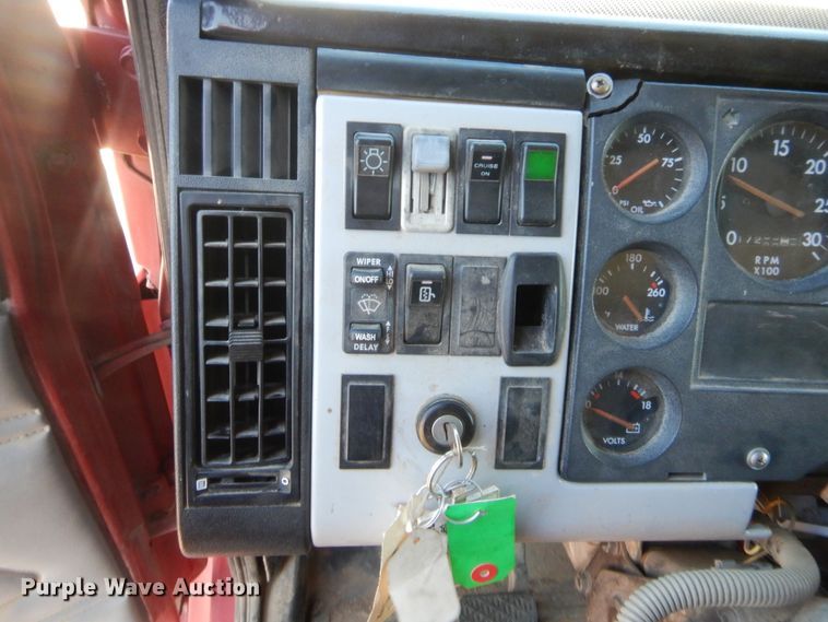 image for item HB9439 1999 Freightliner FL112  dump truck