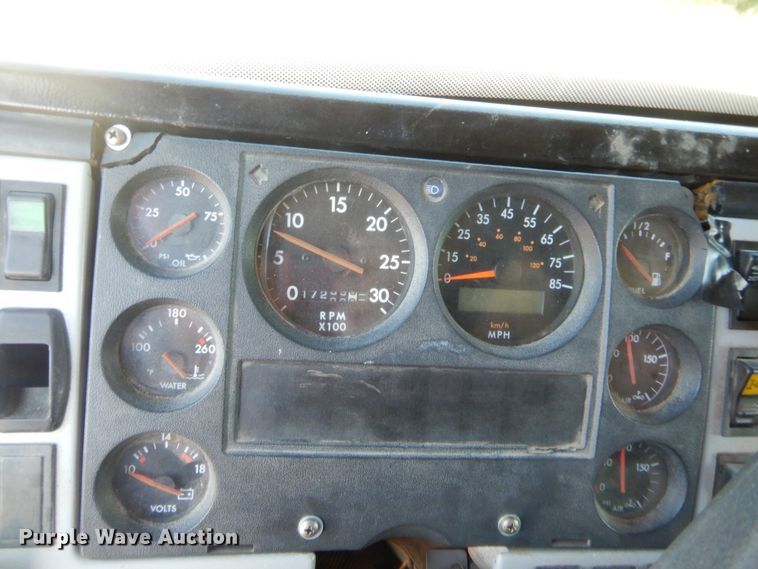 image for item HB9439 1999 Freightliner FL112  dump truck